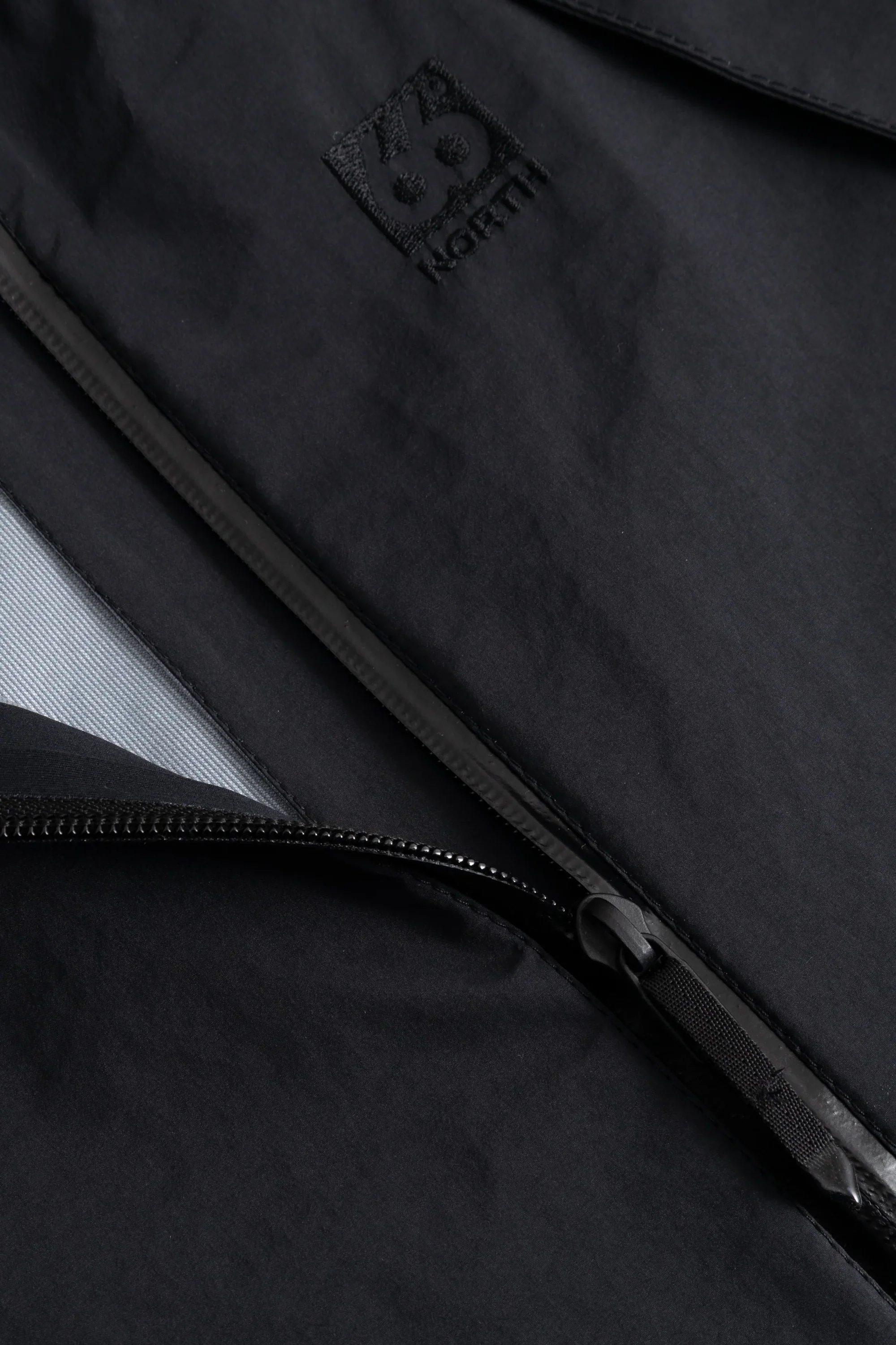 Dyngja Shell Jacket Black - Image 2