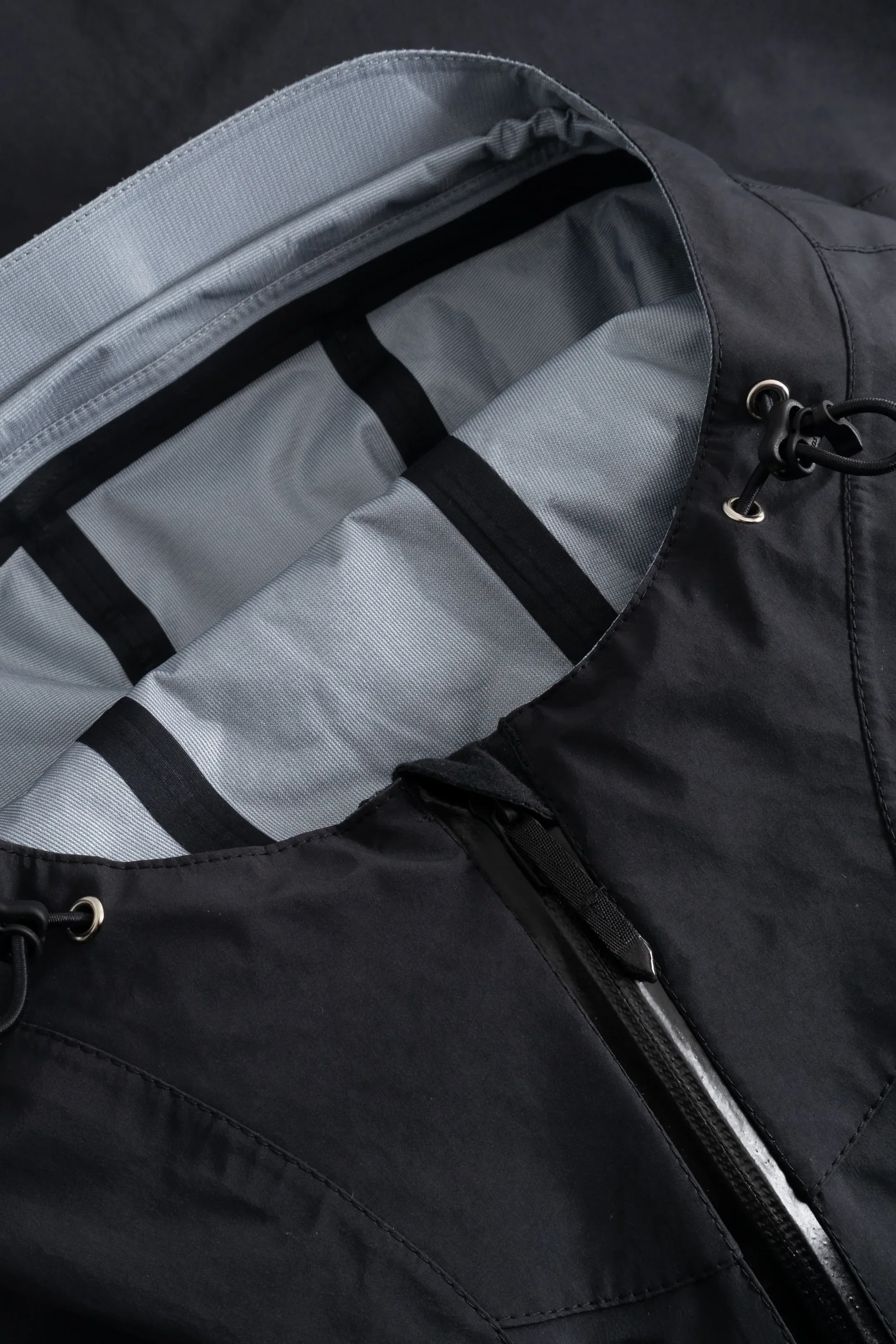 Dyngja Shell Jacket Black - Image 3