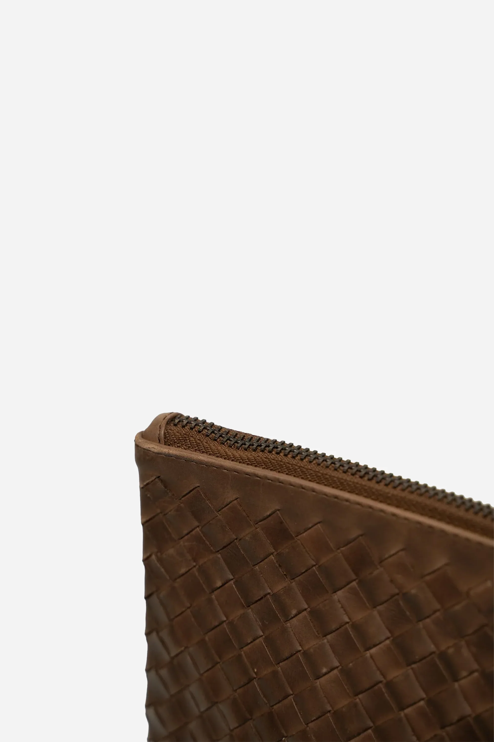 A4 Pochette Dark Brown - Image 4