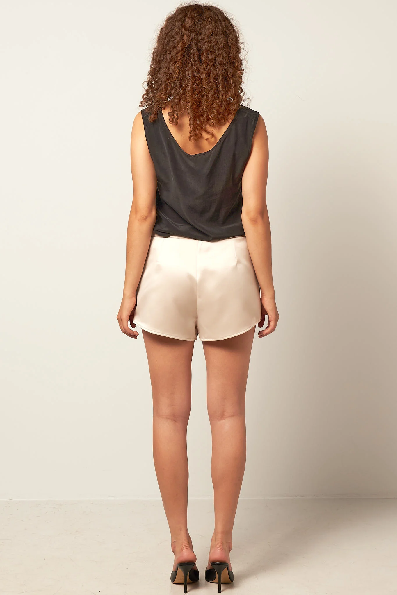 Awa Shorts Champagne - Image 6