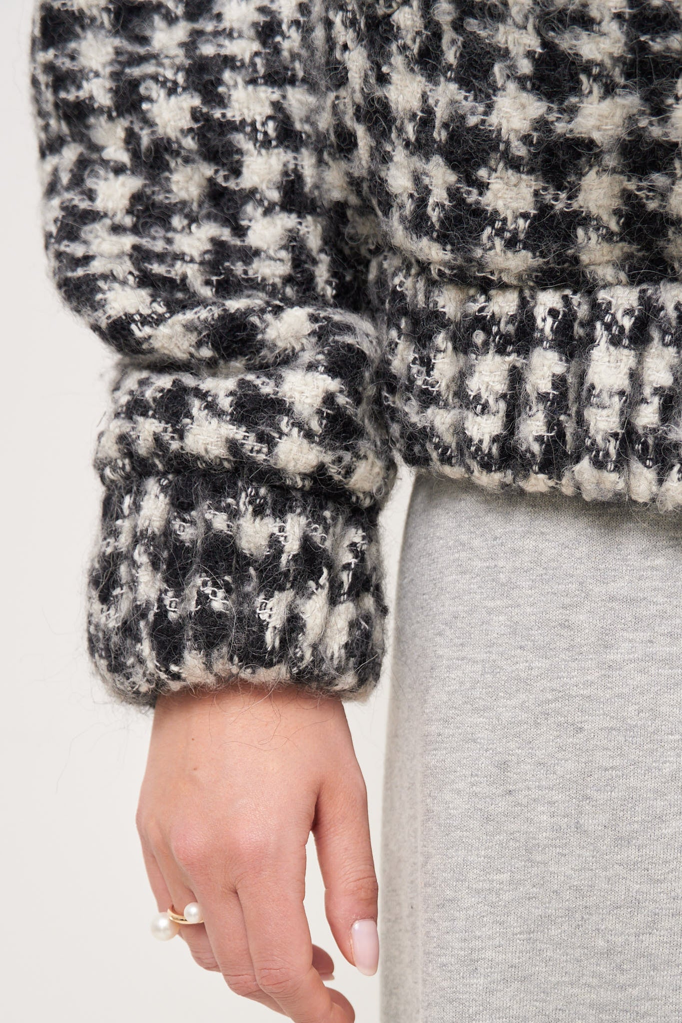 Bouclé Hooded Zip-Up Jacket Houndstooth Black/White - Image 6