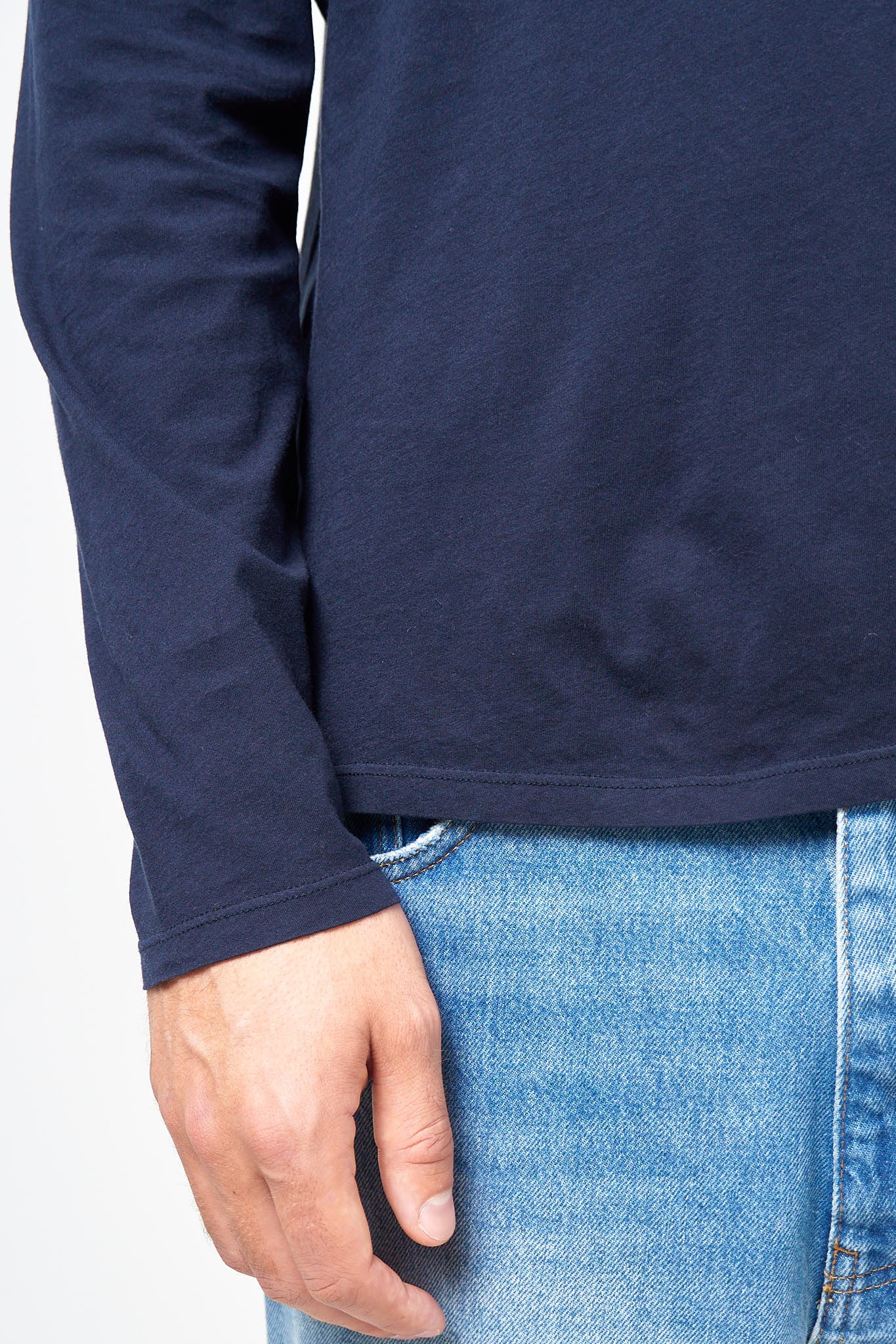 Decatur LS T-shirt Caviar - Image 3