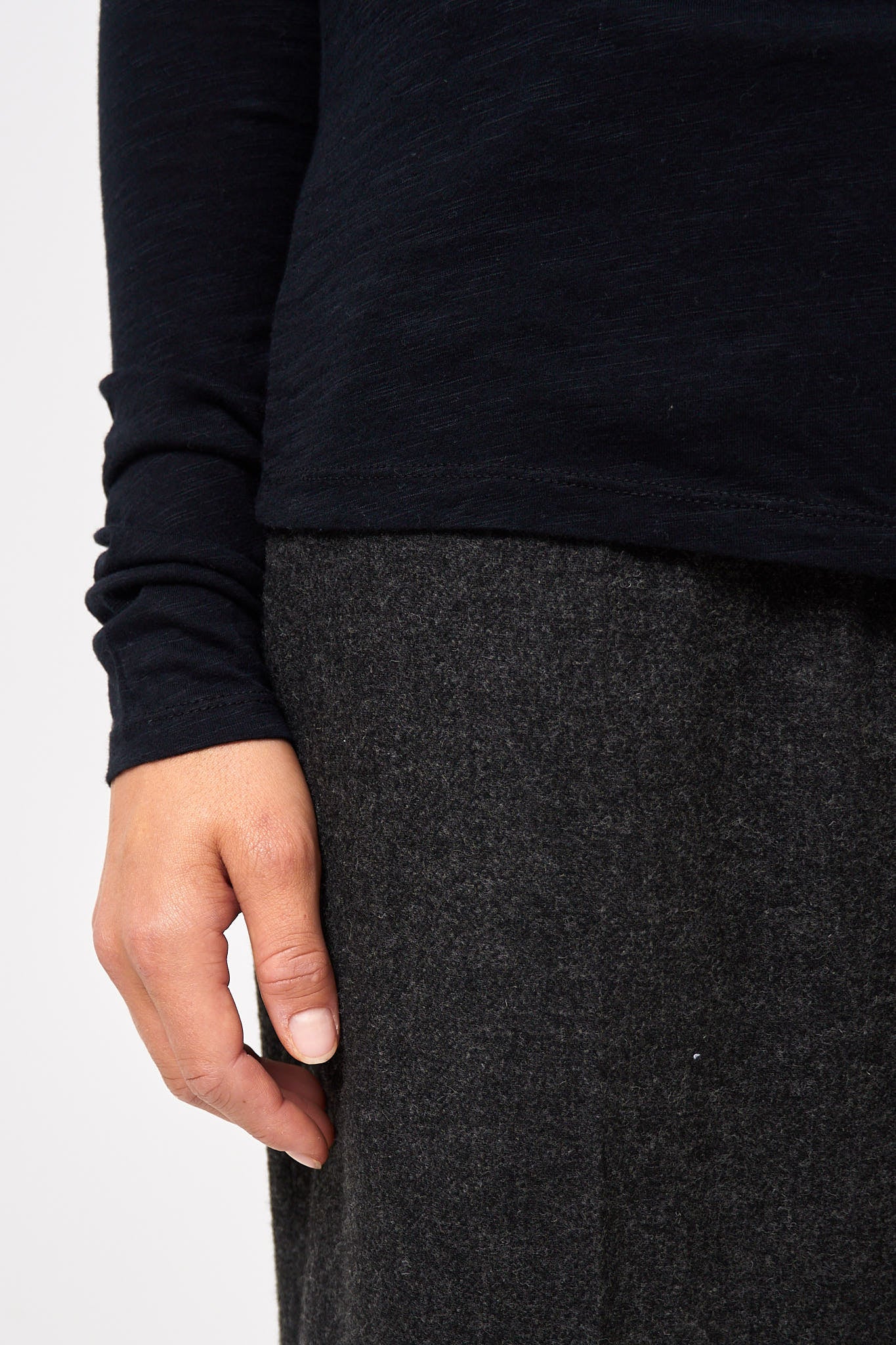 Jacksonville Round Neck LS T-shirt Black - Image 3