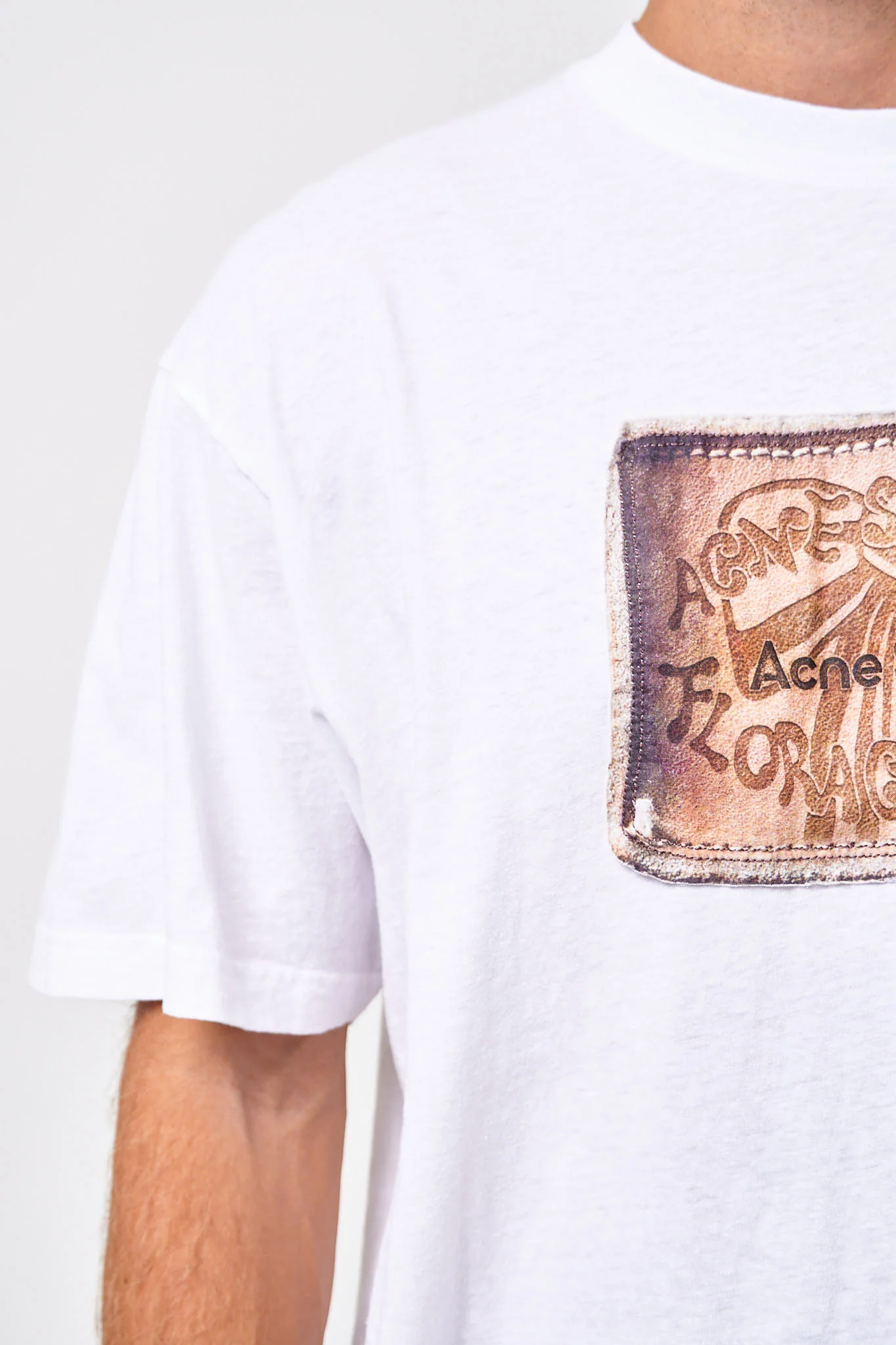 Logo T-Shirt White - Image 11