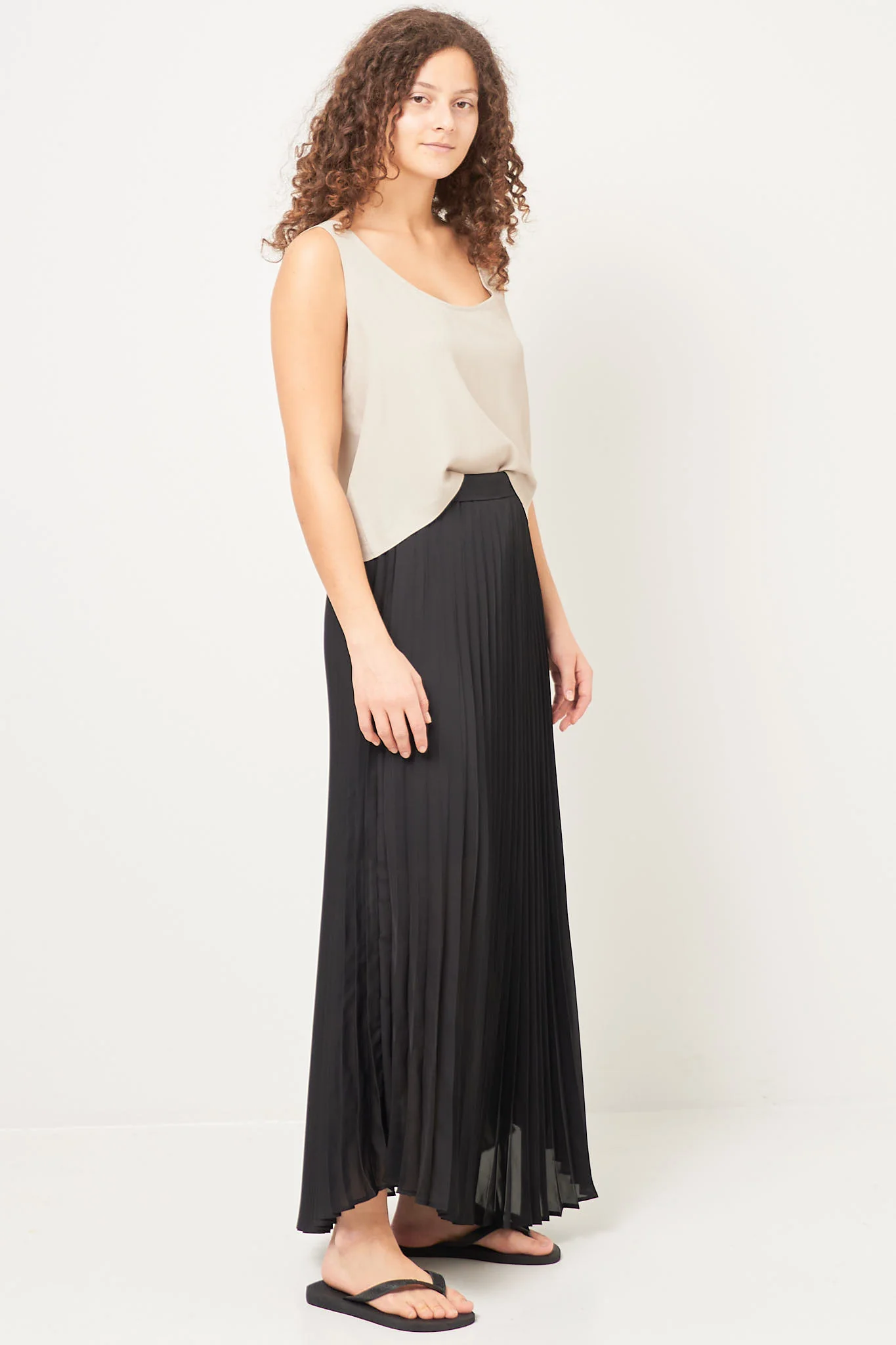 Pleated Skirt Black - Image 2
