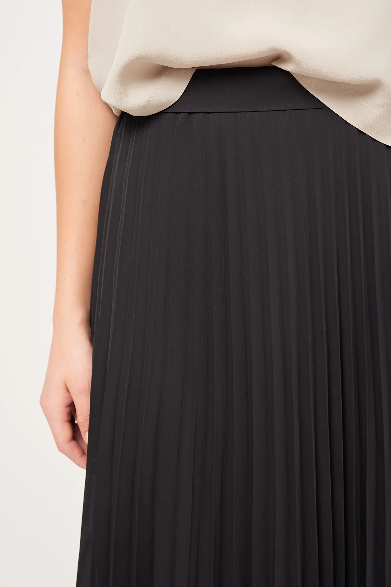 Pleated Skirt Black - Image 3