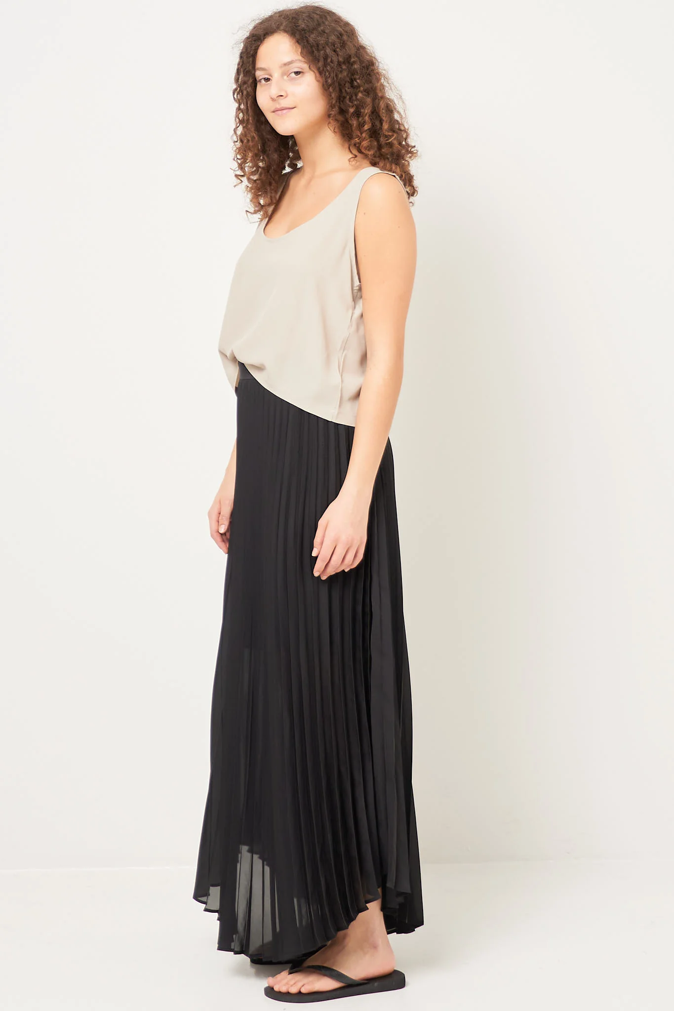 Pleated Skirt Black - Image 4