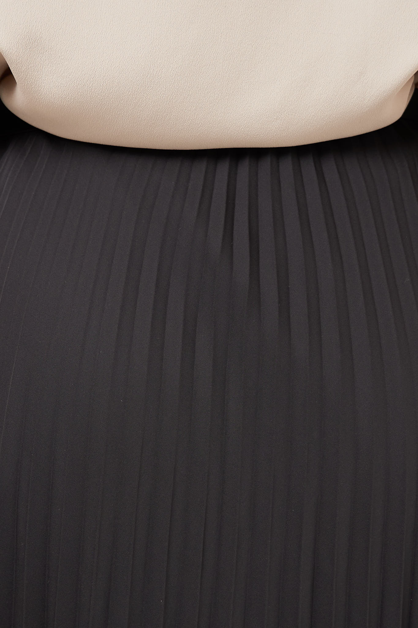 Pleated Skirt Black - Image 5
