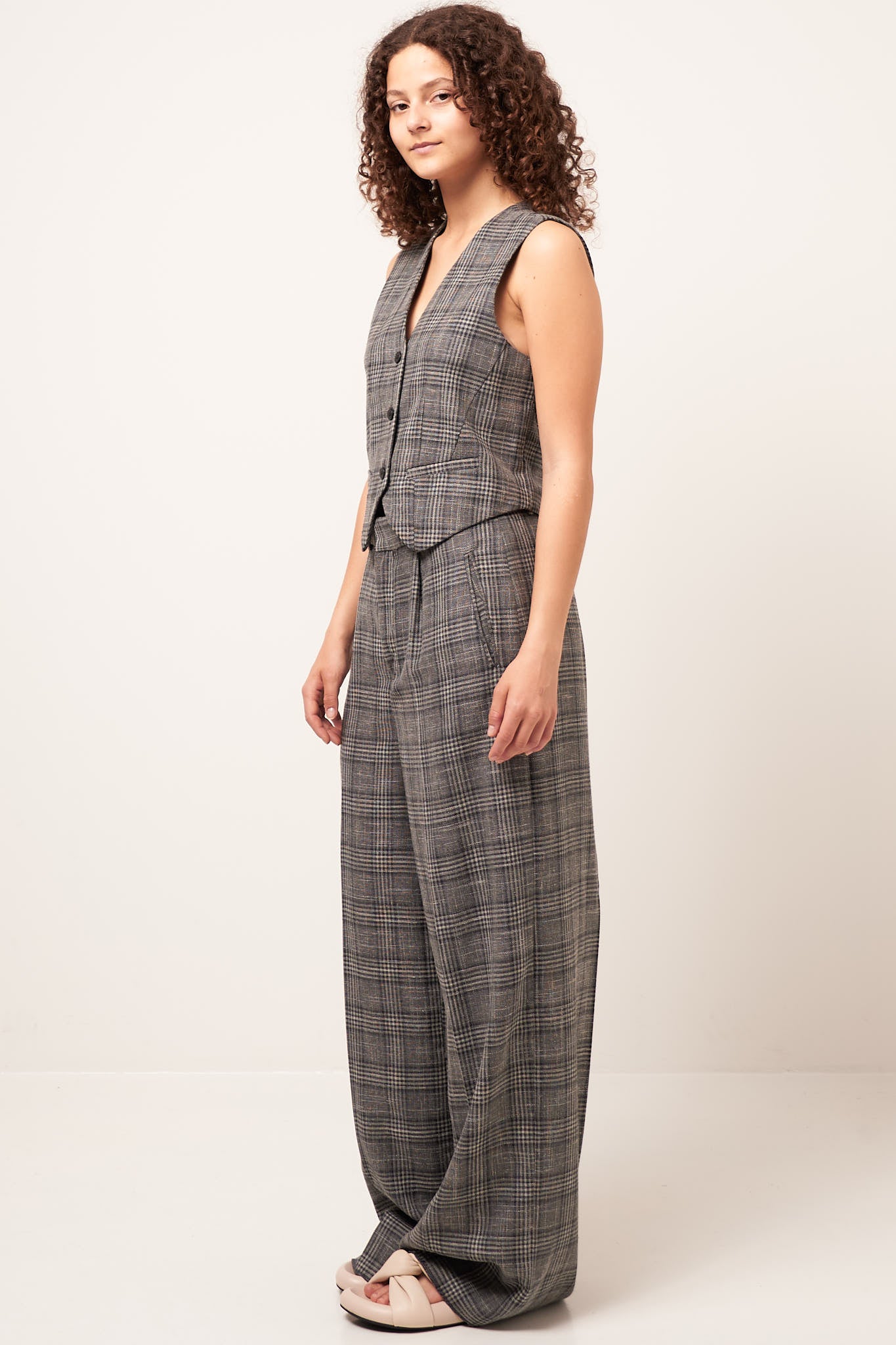 Sunday Vest Road - Image 2