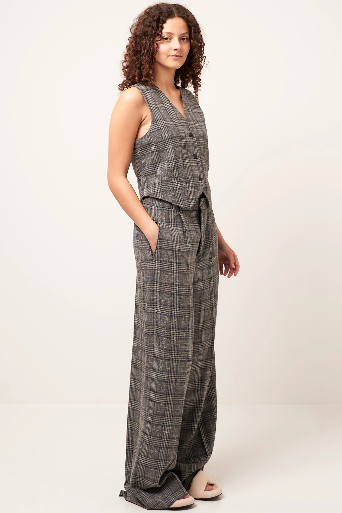 Sunday Vest Road - Image 3
