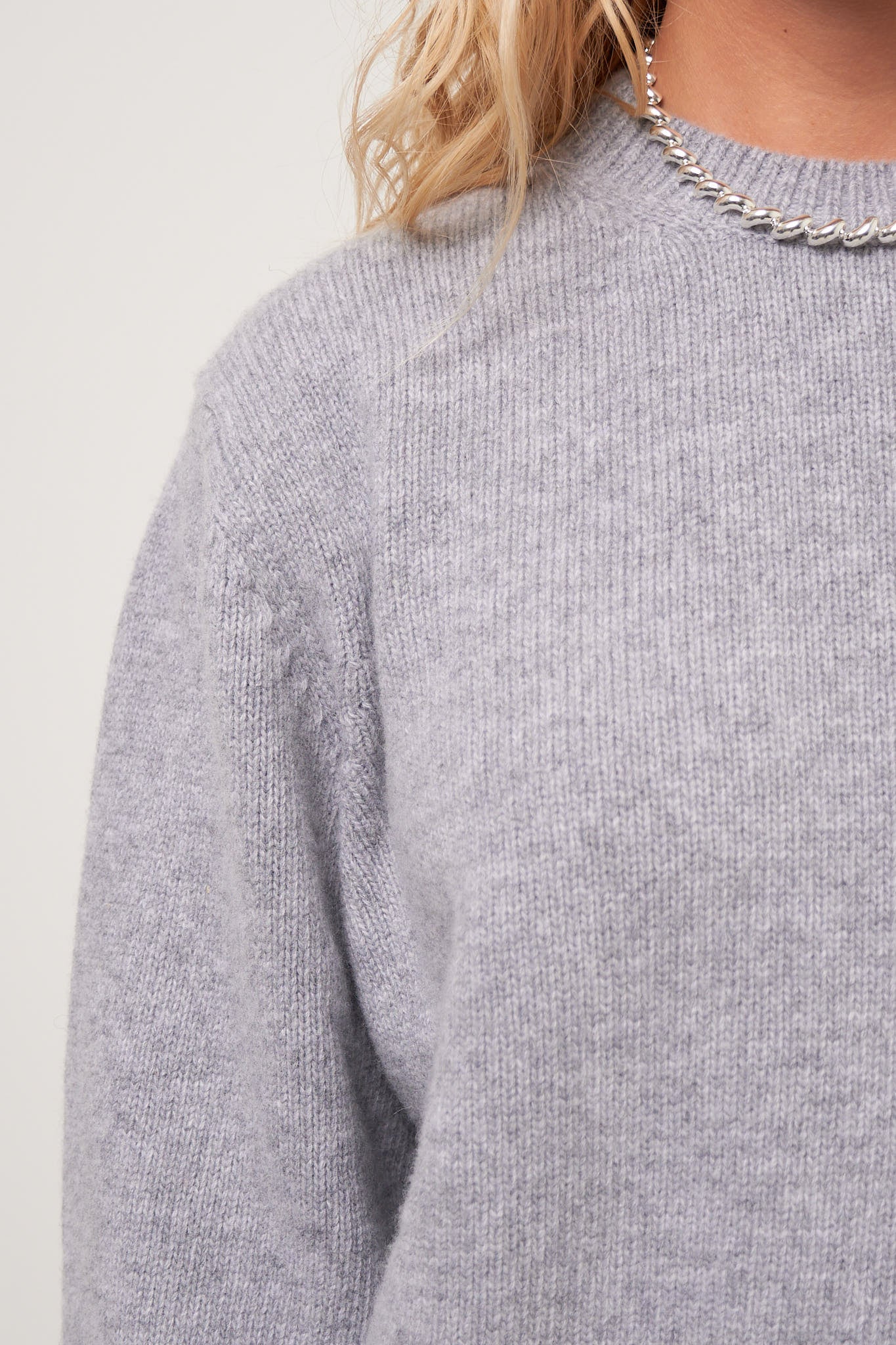 Visse Round Neck Sweater City Grey - Image 3