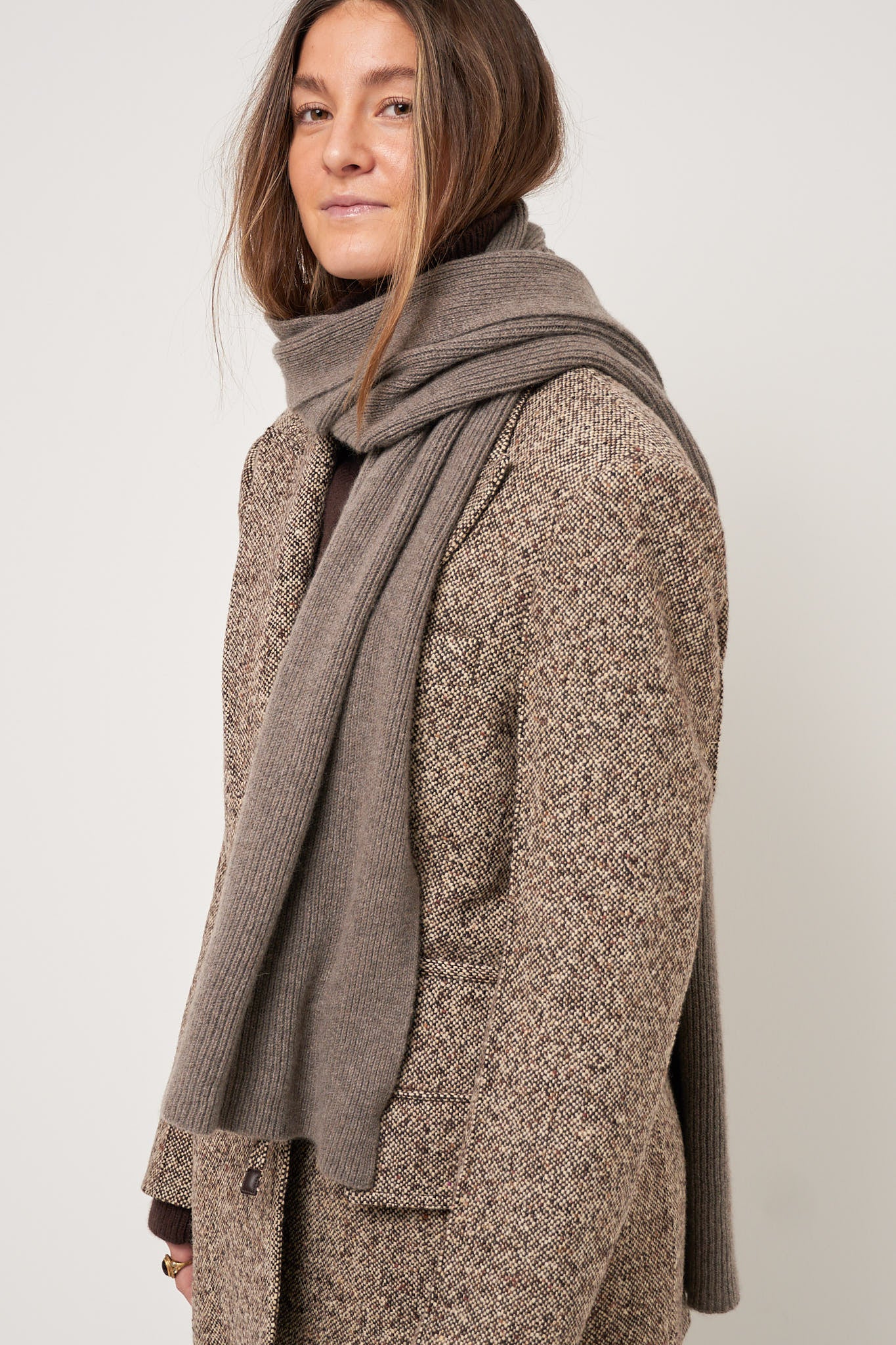Windsor Cashmere Scarf Taupe - Image 6
