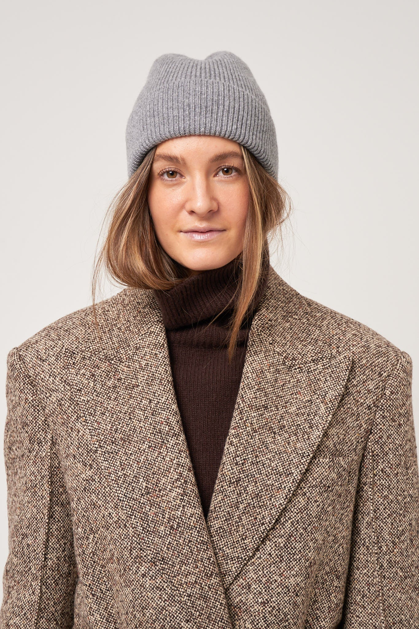 Winter Cashmere Beanie Light Grey - Image 2