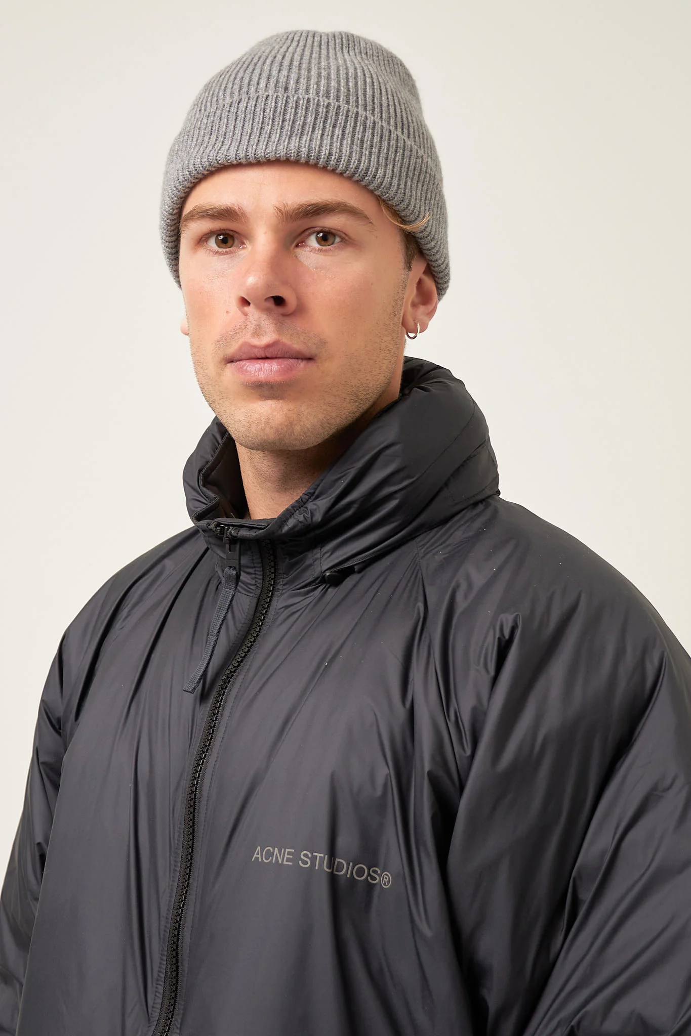 Winter Cashmere Beanie Light Grey - Image 3