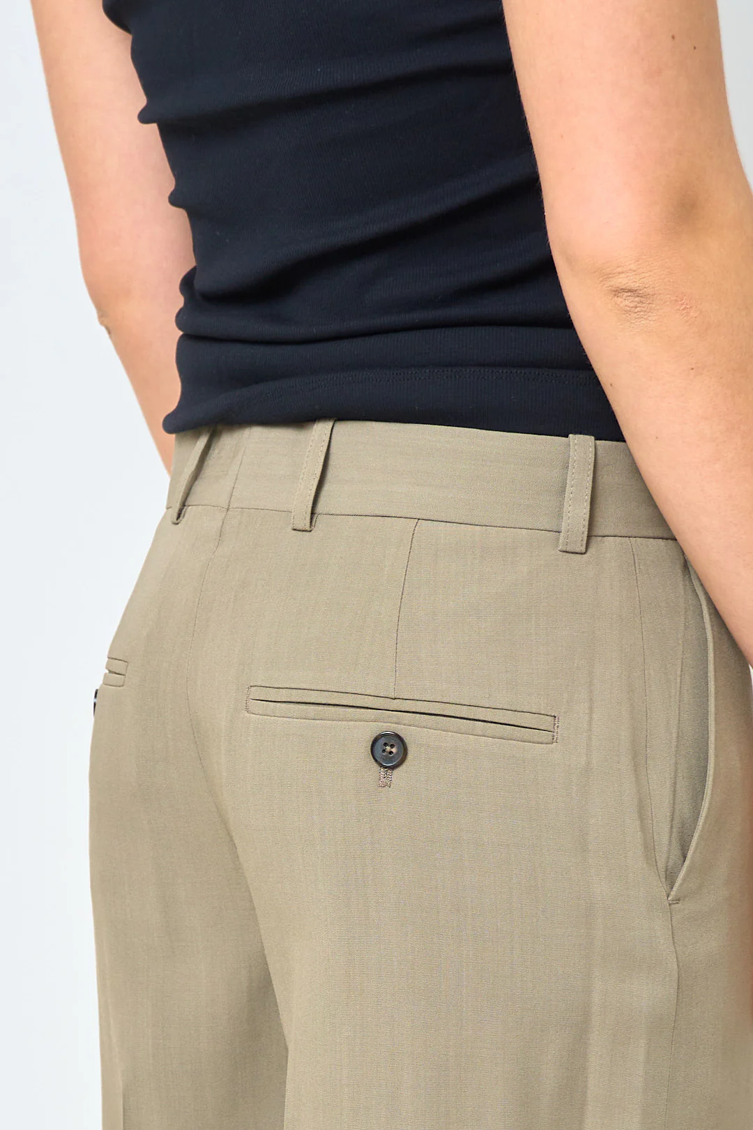 Wide Fluid Shorts Taupe - Image 3